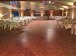 Mariage dans la salle des fêtes, le Domaine du Bois du Loup