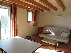 Pièce à vivre avec clic-clac gîte de 5 personnes